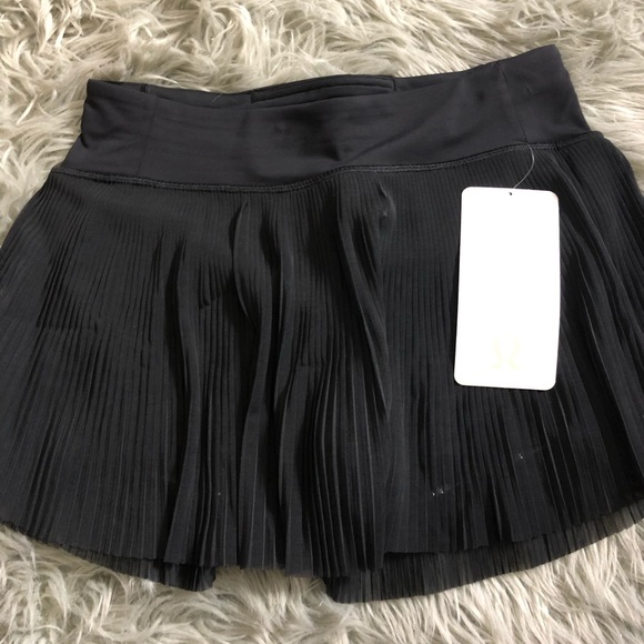 lululemon athletica Pants - Never worn lulu skirt!